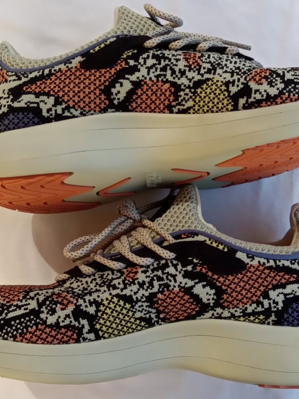 Snibbs (chef's shoes) snake multicolored sneakers size 6.5 M and 8 W
